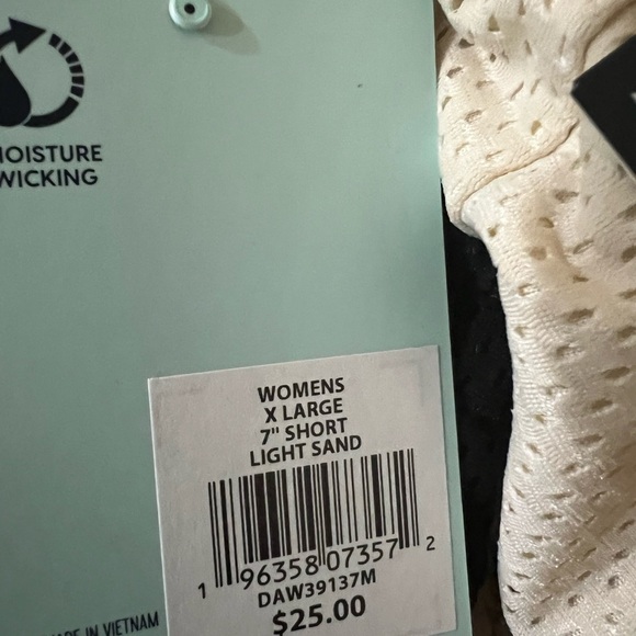 DSG 2 Pairs Women's 7" Shorts Size XL Beige Sand & Black Mesh, Relaxed - Picture 4 of 4